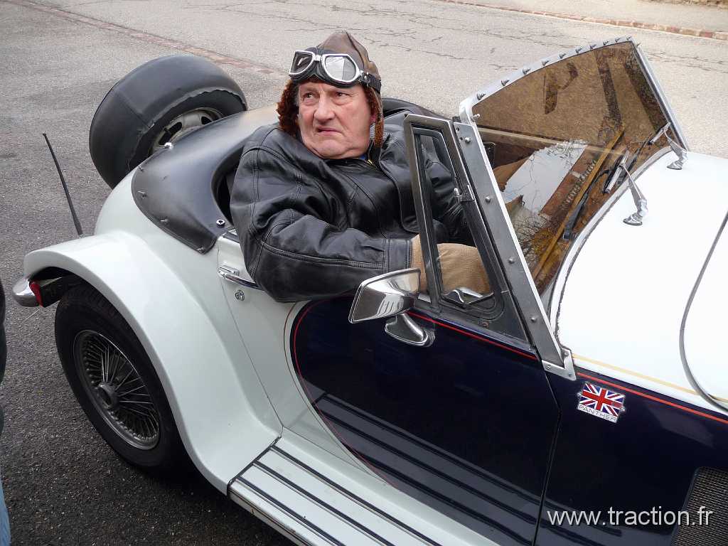 2009_03_01_colmar (9).jpg - 01/03/2009 - 68127 NIEDERENTZEN Préparation au départ pour Colmar Auto Rétro  en PANTHER